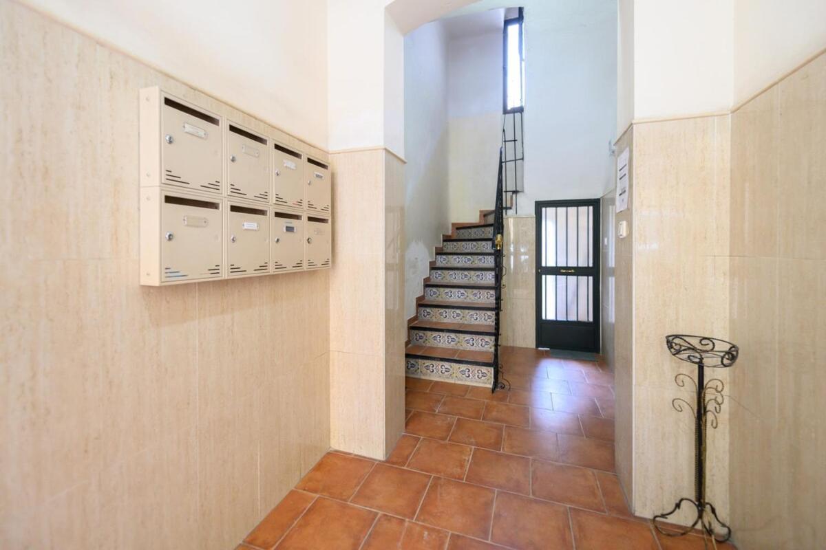 2 Bedroom With Balcony In Temporary Ten60 Madrid