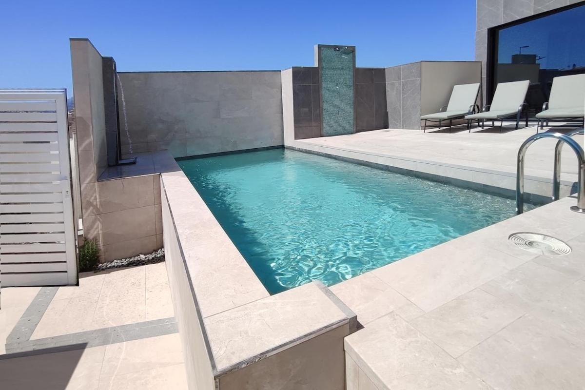 Villa Royale Rex Has Got It *