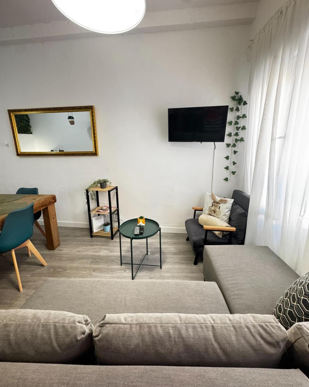 Cozy Place By Elenahost Apartment *