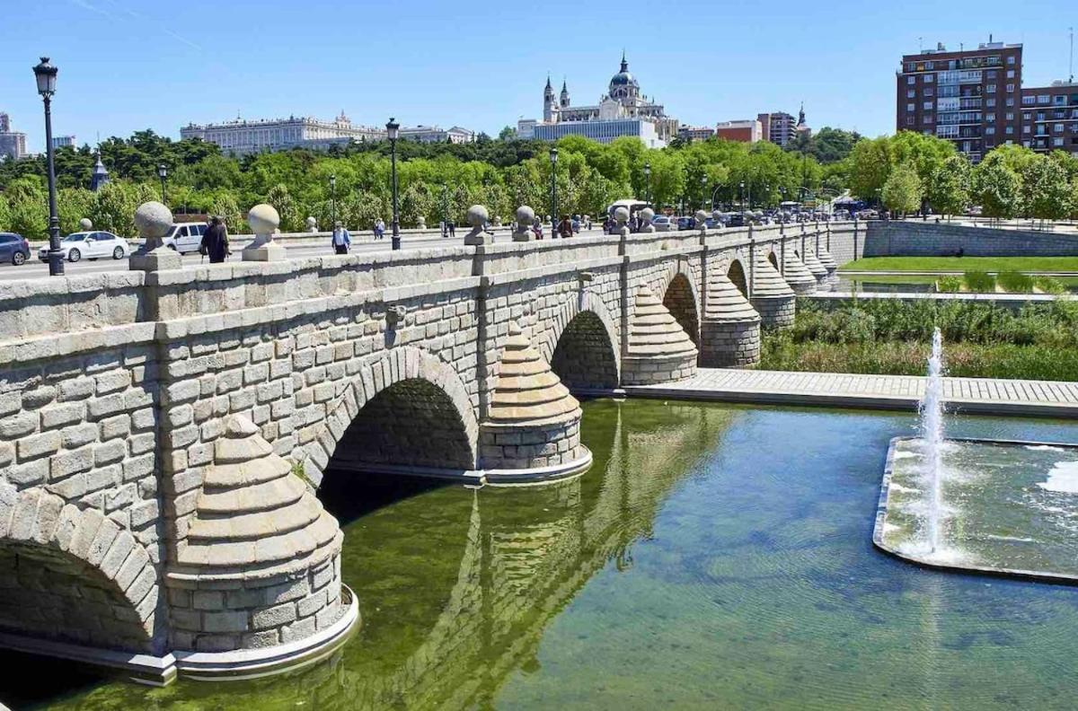 Wonderful In River, Free Parking Near By Madrid