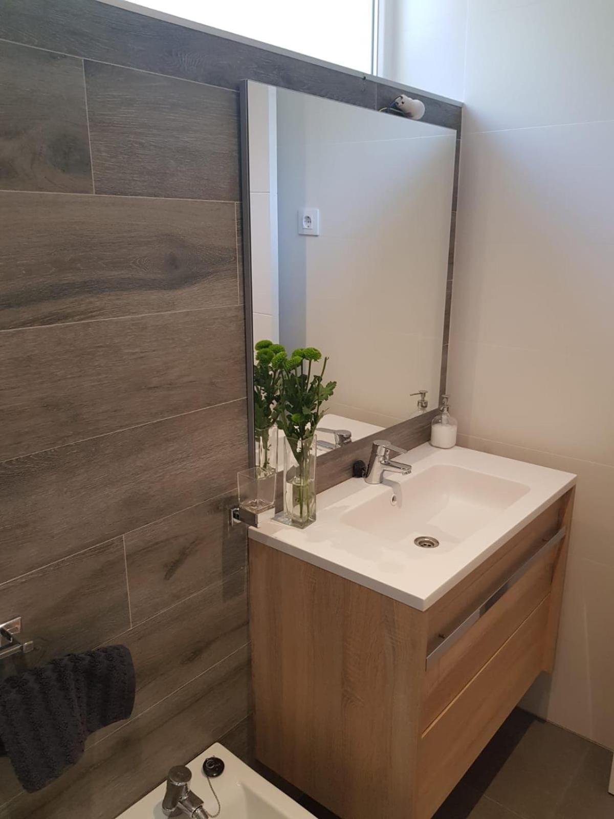Apartment Wonderful In River, Free Parking Near By