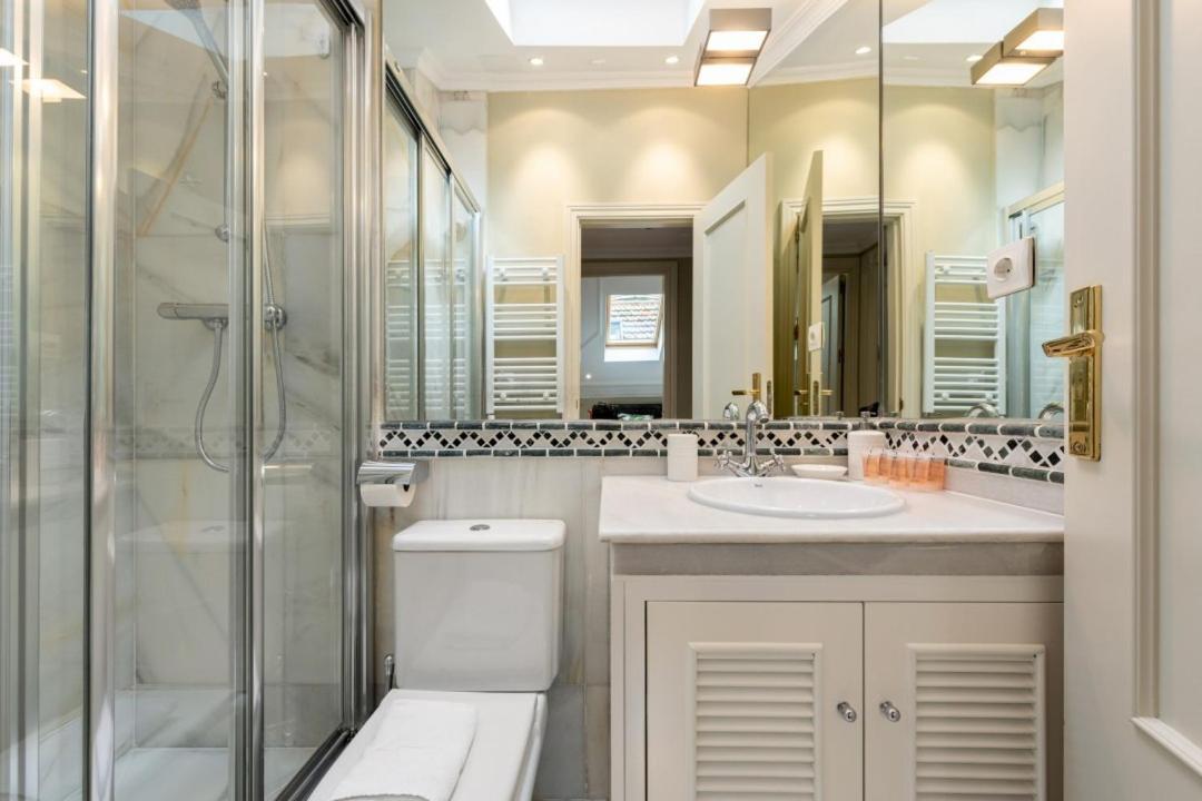 2 Bedrooms 2 Bathrooms- Penthouse- Almagro- Mintystay *