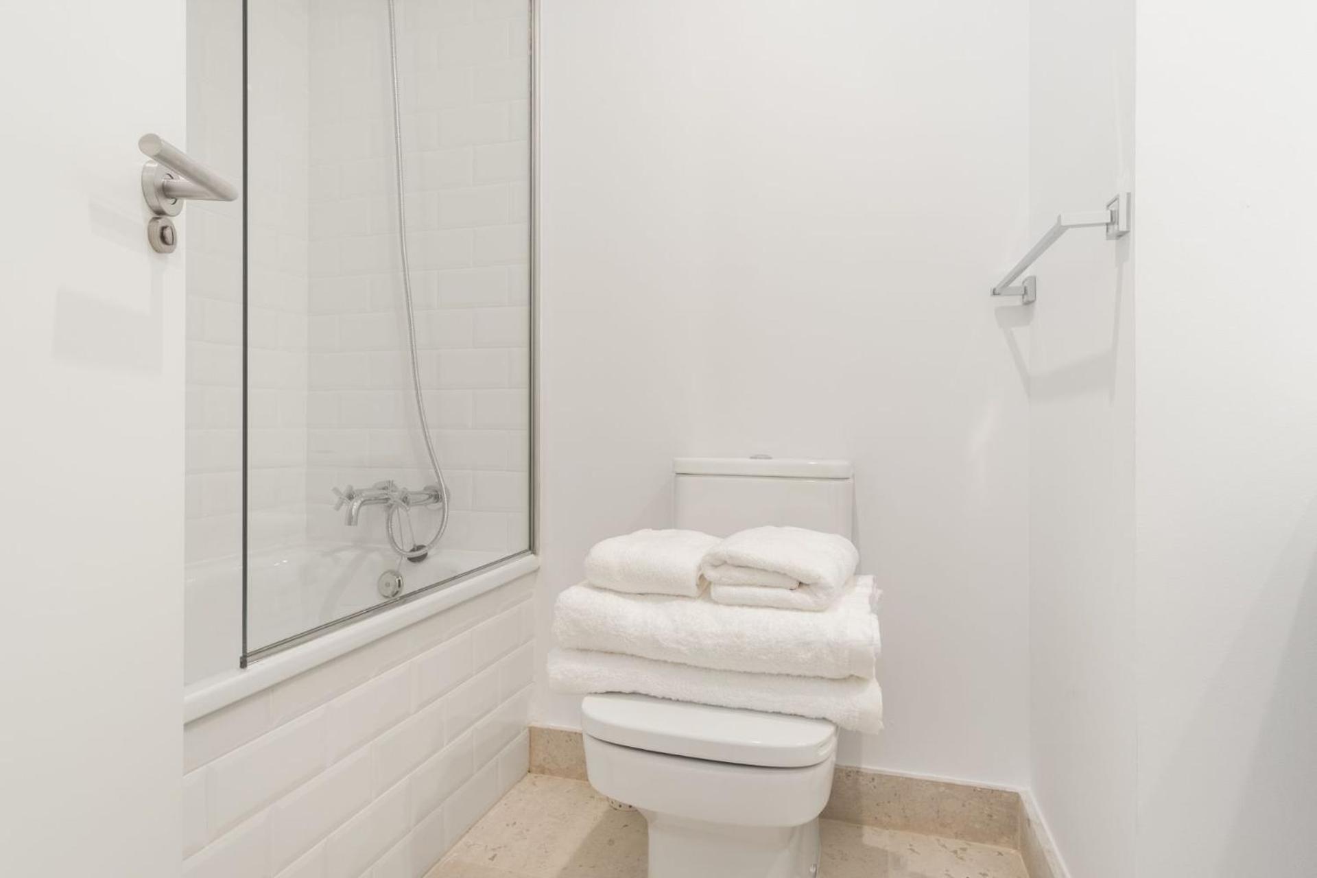 Charming 1-bedroom In Stylish Retreat For 2, Alonso Martinez I Apartment *