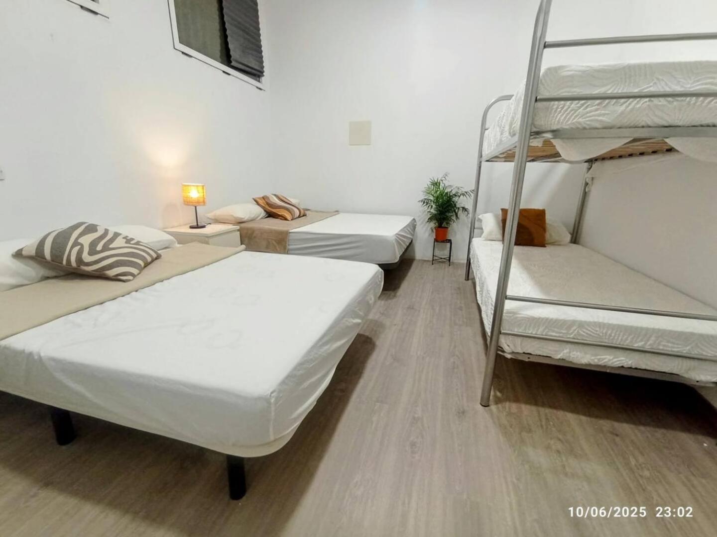 Alexa Host Vallecas Hostal