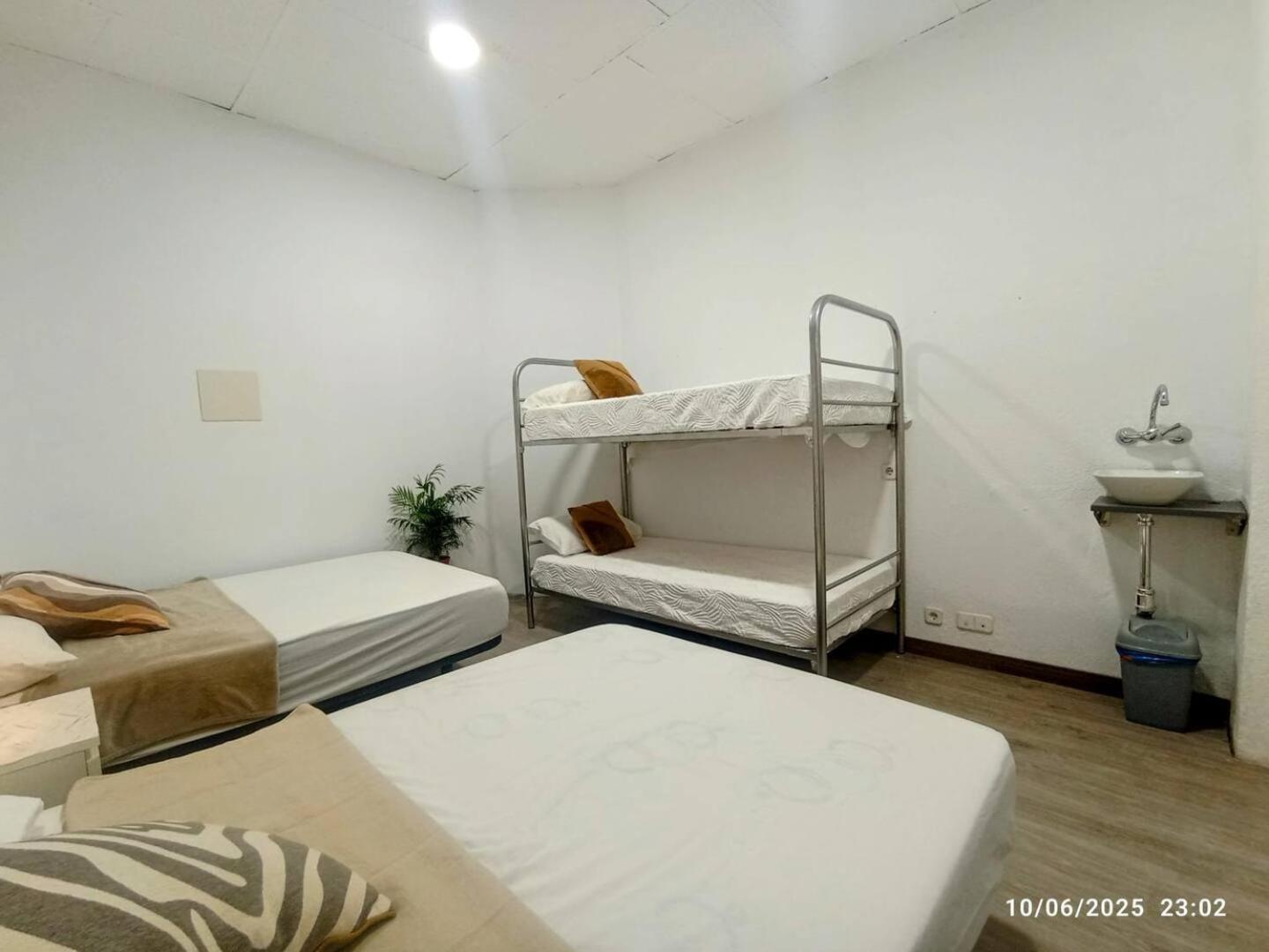 Hostal Alexa Host Vallecas Madrid