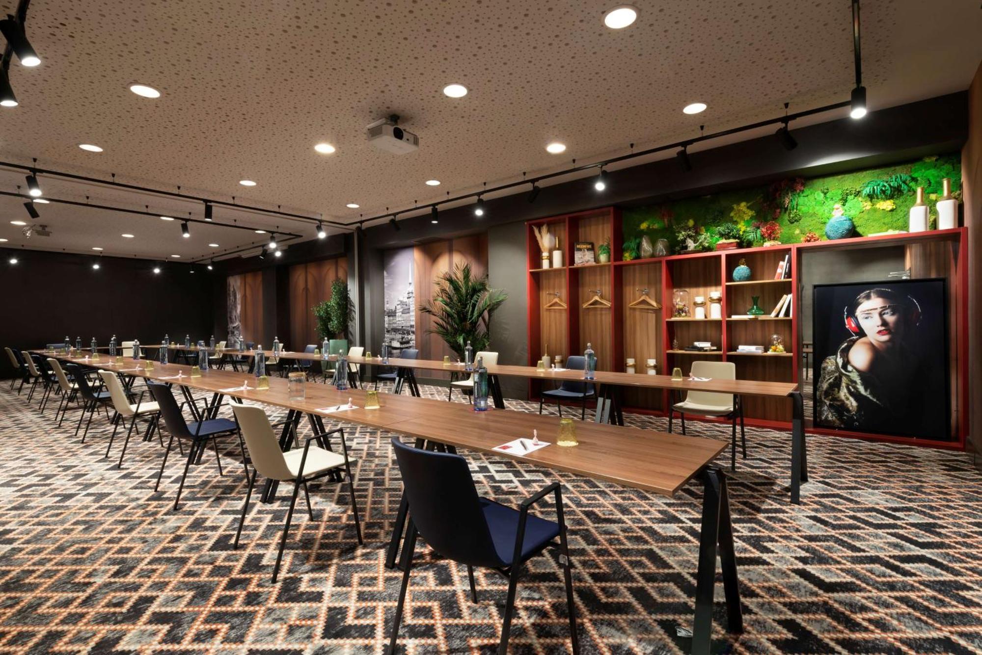 Nh Collection Suecia Hotel 5*