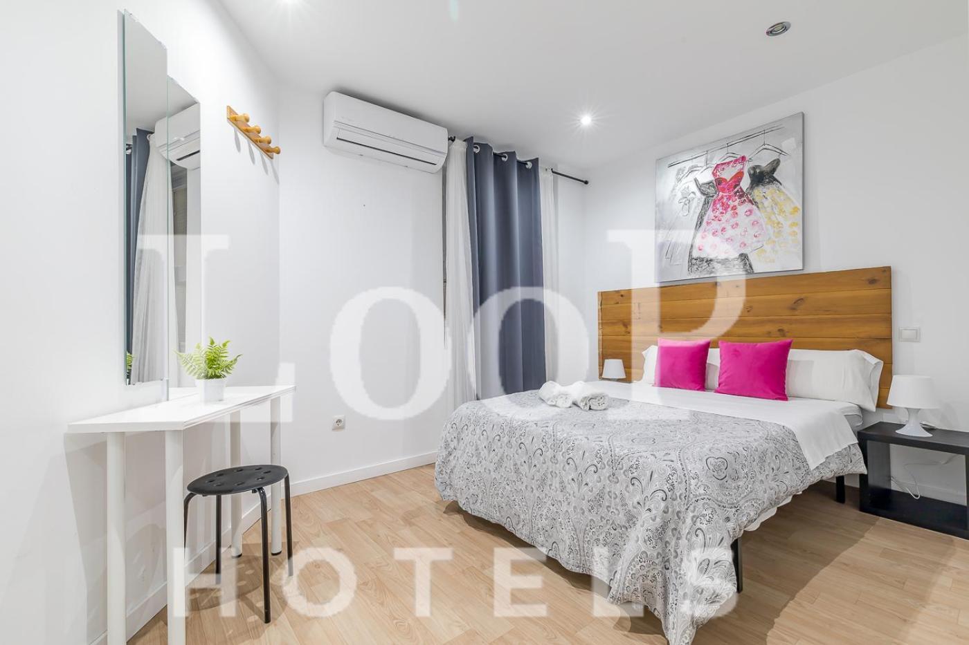 Loop America Auto-Check In Apartment *