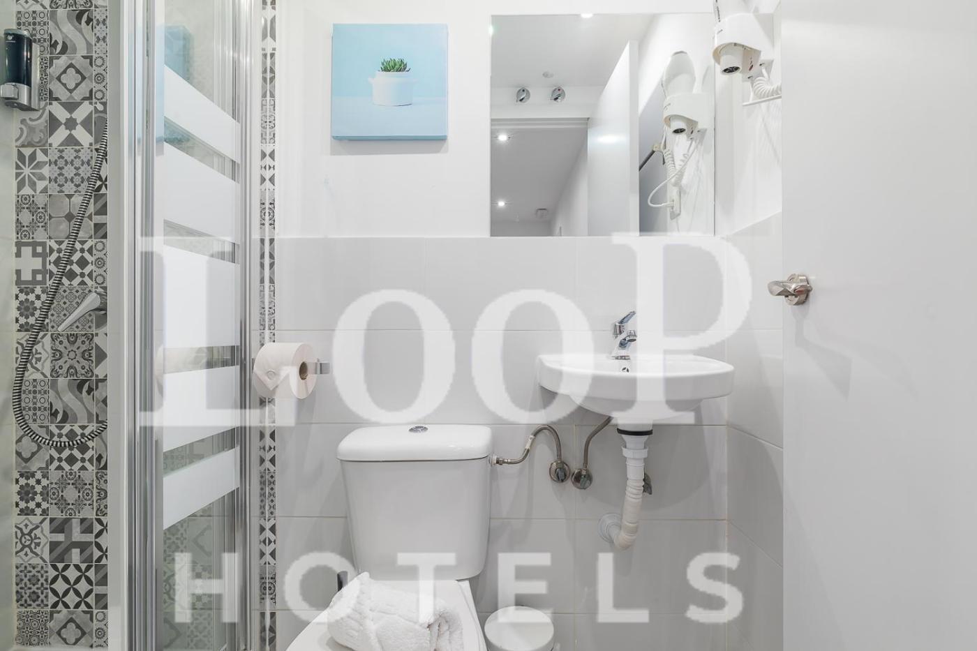 Loop America Auto-Check In Apartment *