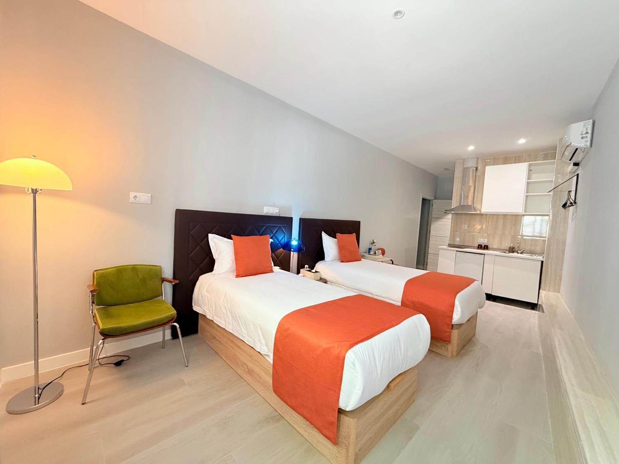 Journey Aparthotel *