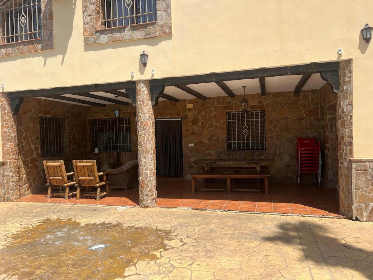 Relax Y Piscina Privada Familias Casa de férias *