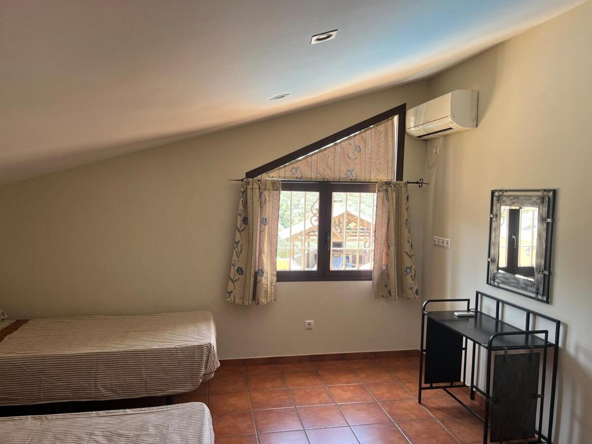 Relax Y Piscina Privada Familias Casa de férias
