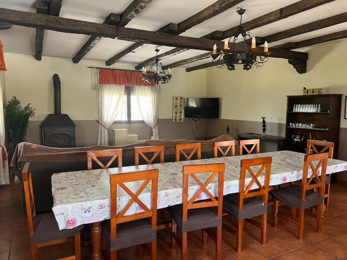 Relax Y Piscina Privada Familias Casa de férias *