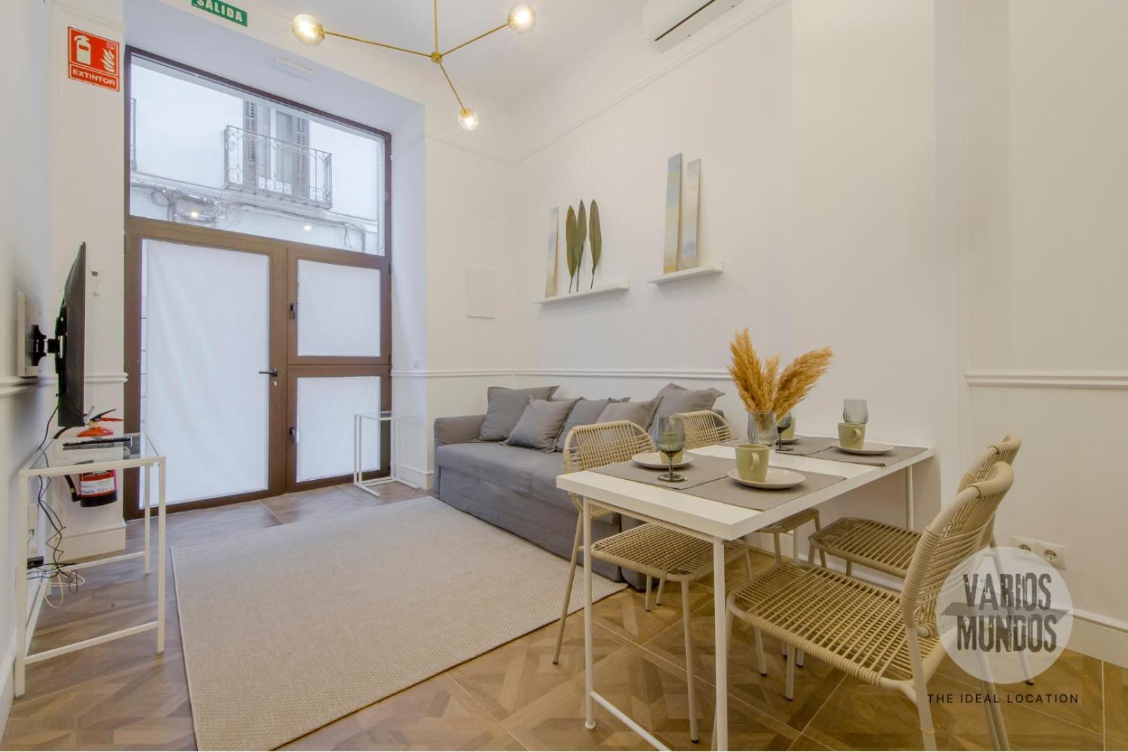 Confort Y Cultura Para 10, En El Vibrante Lavapies Apartamento *
