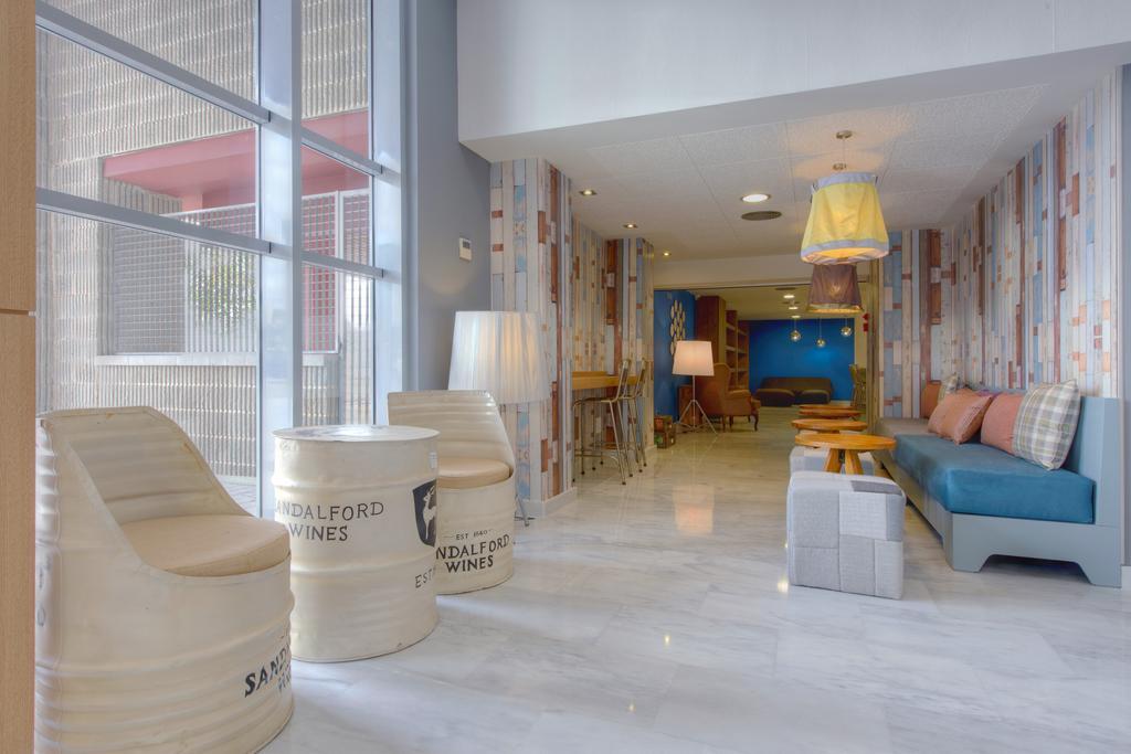 Airport Suites, Affiliated By Melia Lejlighedshotel