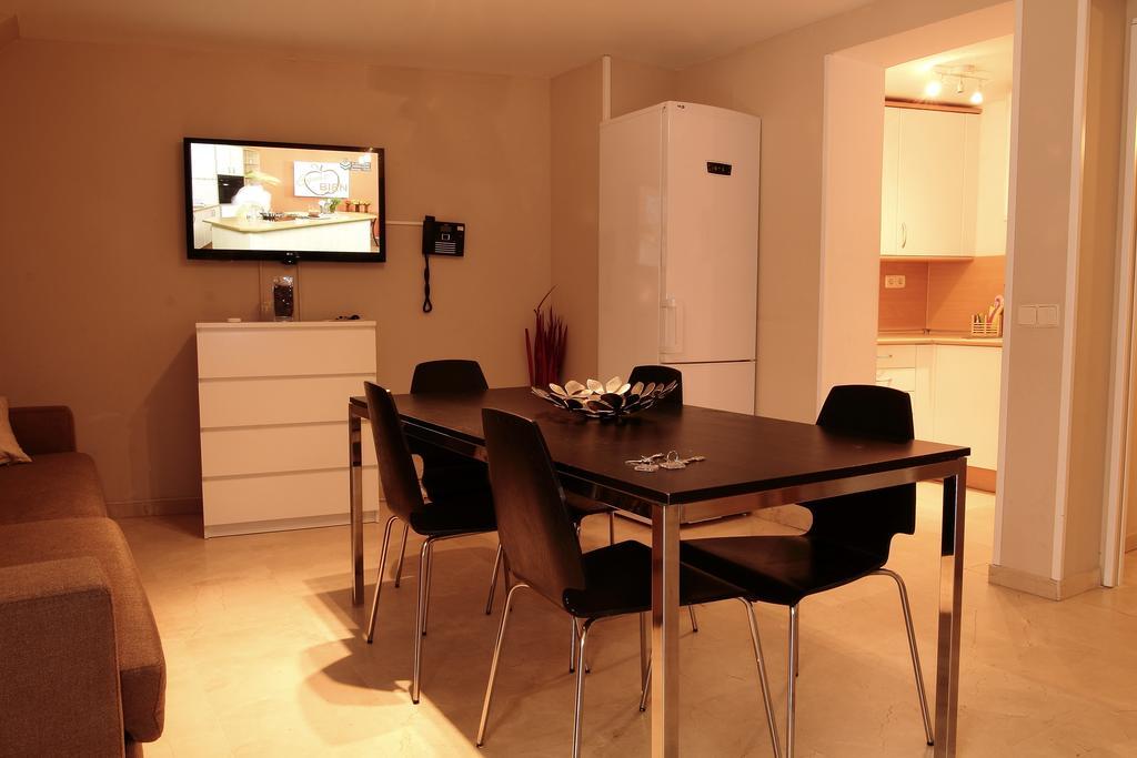 Mercury Apartment *