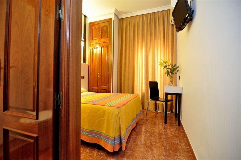 Castilla I Atocha Guest house