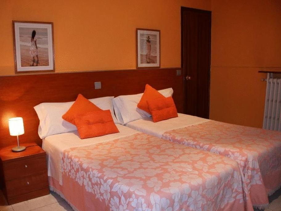 Cervantes Guest house 2*