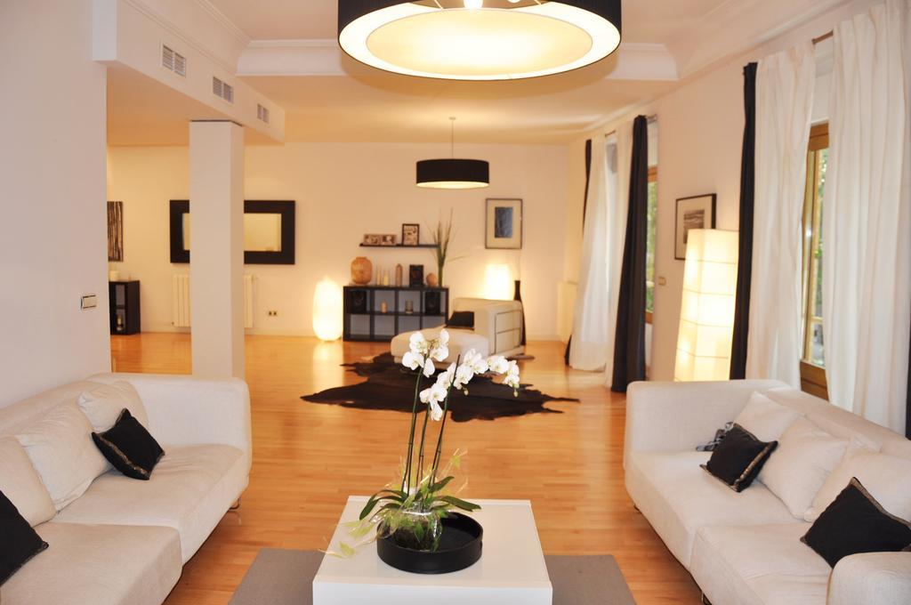 Livinginopera Escalinata Madri