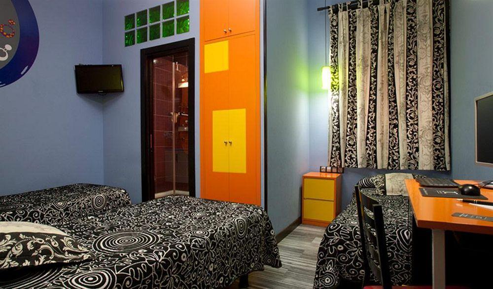 Jc Santa Ana Guest house Madrid