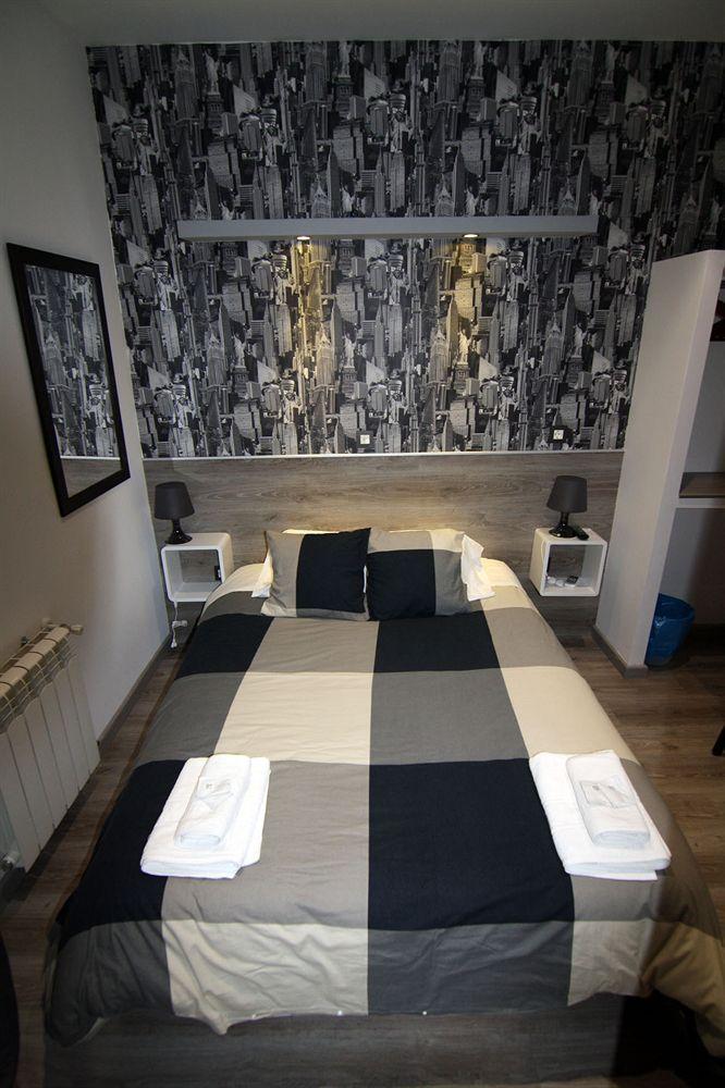 Mh Fuencarral Guest house 5*