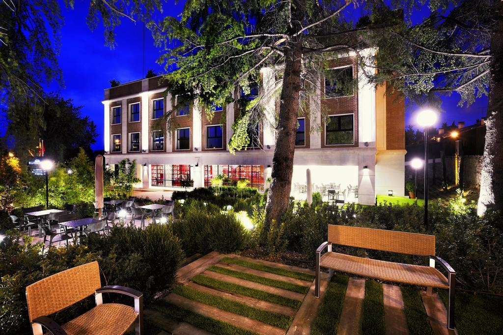 Jardin Real De Mirasierra Hotel *