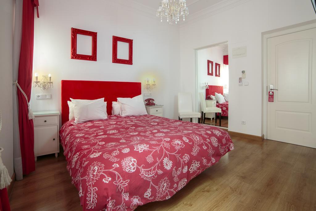Guest house Adria Santa Ana 3*