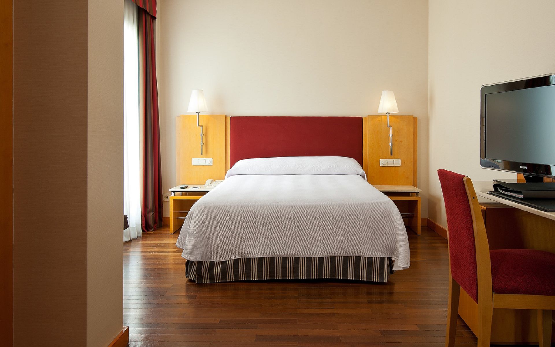 Hotel Leonardo City Center 3*