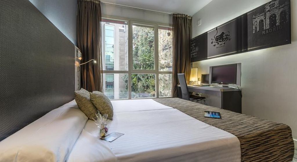 Petit Palace Plaza Espana 4*