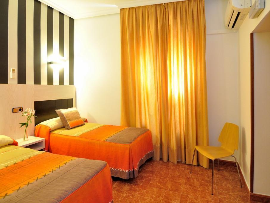 Castilla I Atocha Guest house 2*
