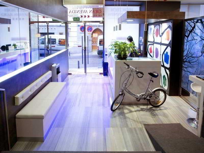 Hotel Avenida Gran Vía 3*