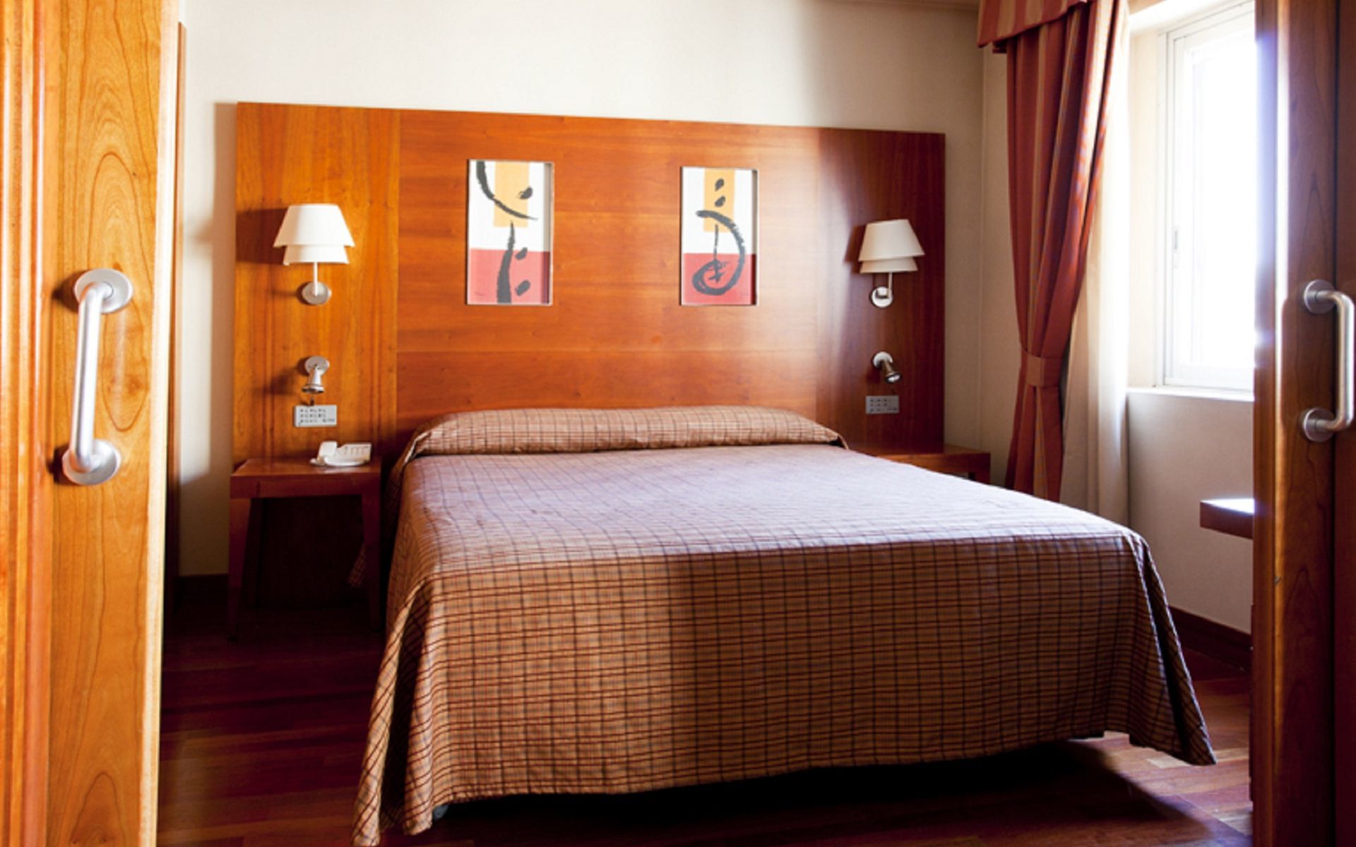 Nh Collection Colon Hotel 4*