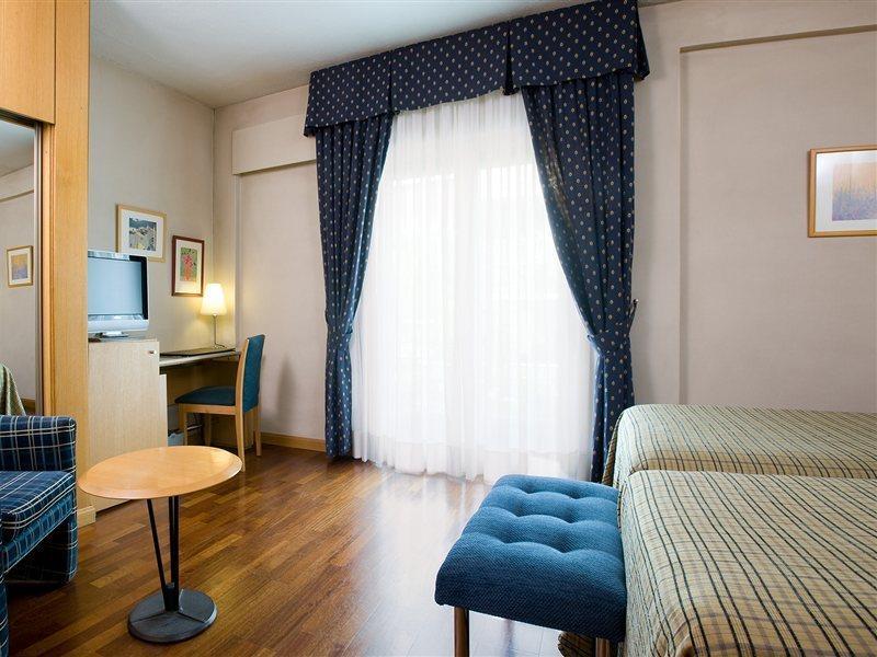 Nh Zurbano Hotel