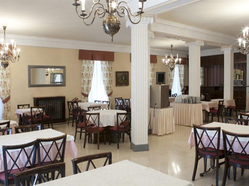 Mediodia Hotel 2*