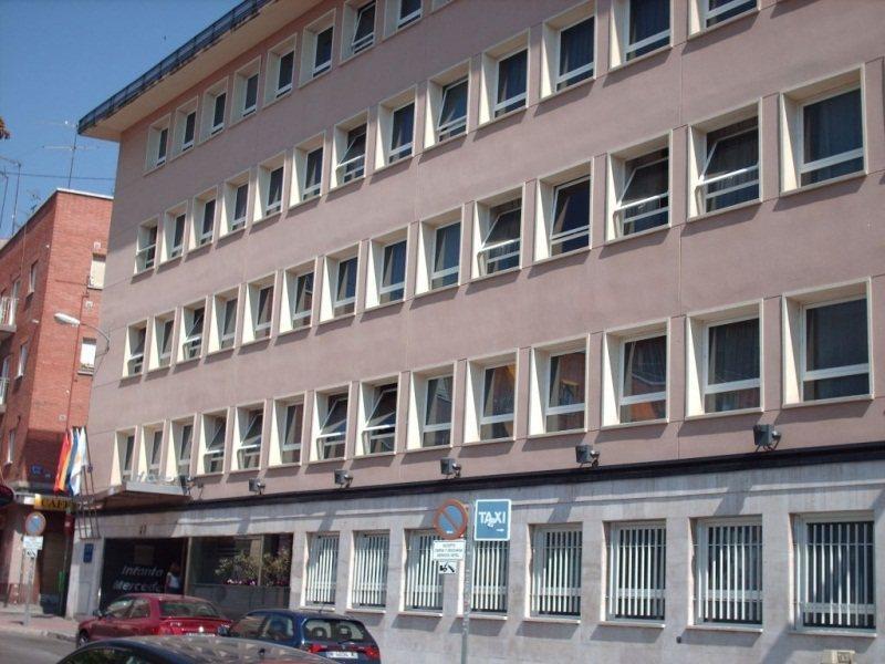 Infanta Mercedes Hotel 2*