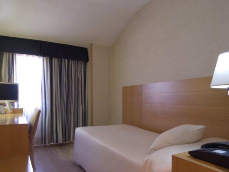 Infanta Mercedes Hotel