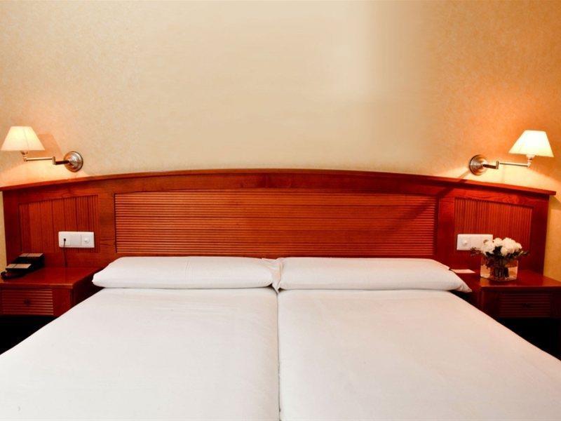 7 Islas Hotel 4*