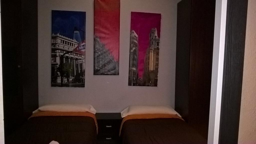 Reina Victoria Apartaments&suites Tph * Madrid