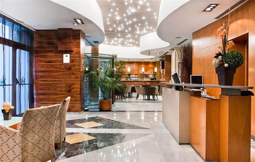 Catalonia Gran Via Hotel