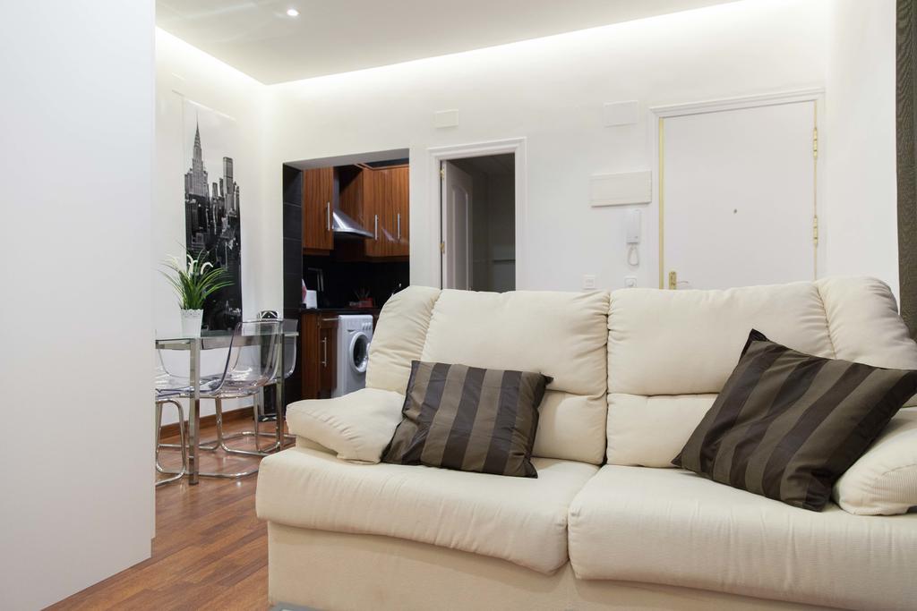 Apartment For Plaza Dos De Mayo Temporal Dp13 Madrid