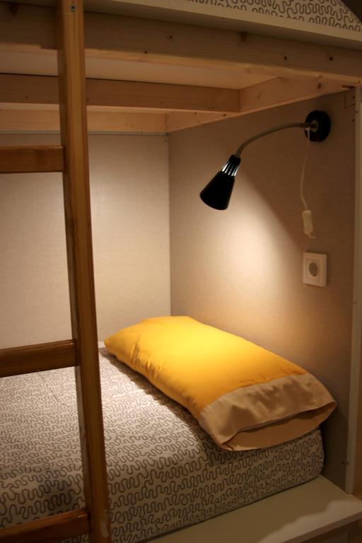 D'hostel *