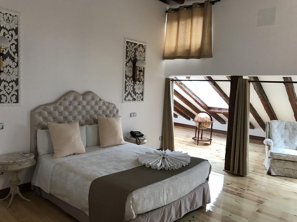Palace Guest house *