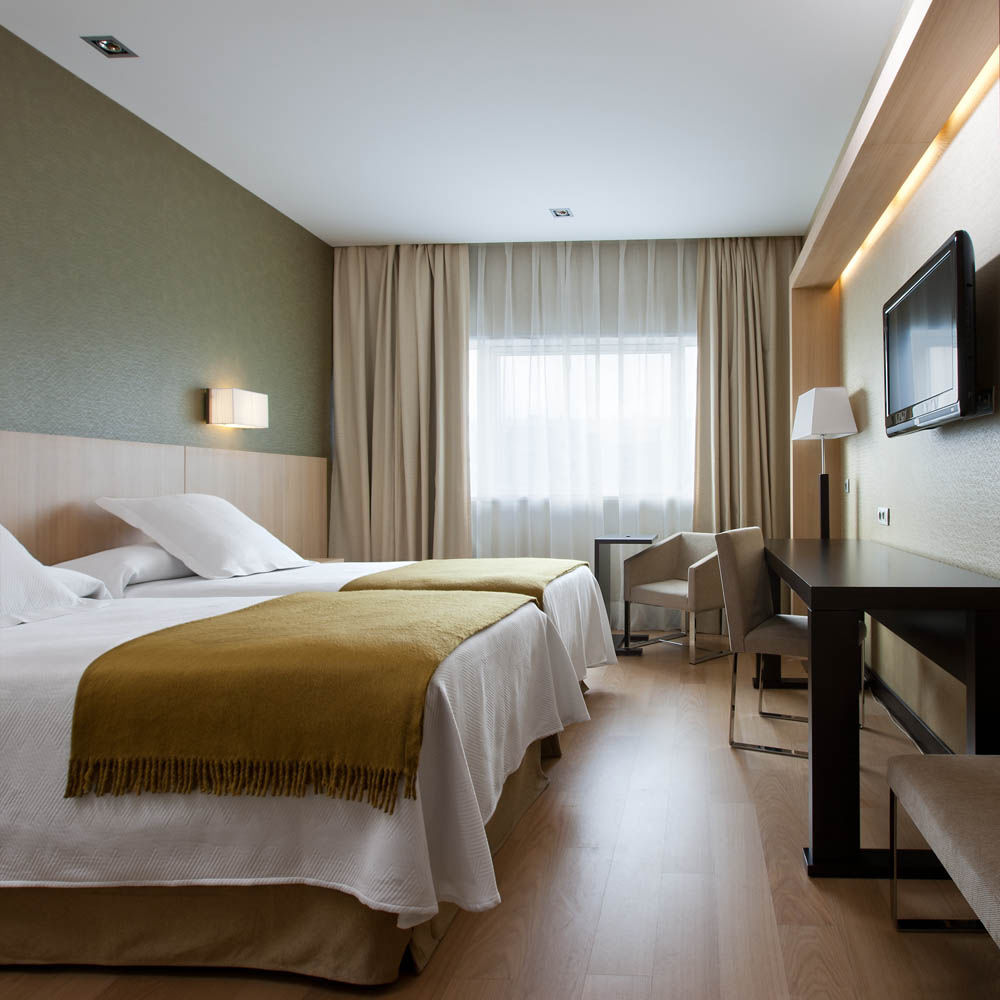 Nh Ribera Del Manzanares Hotel