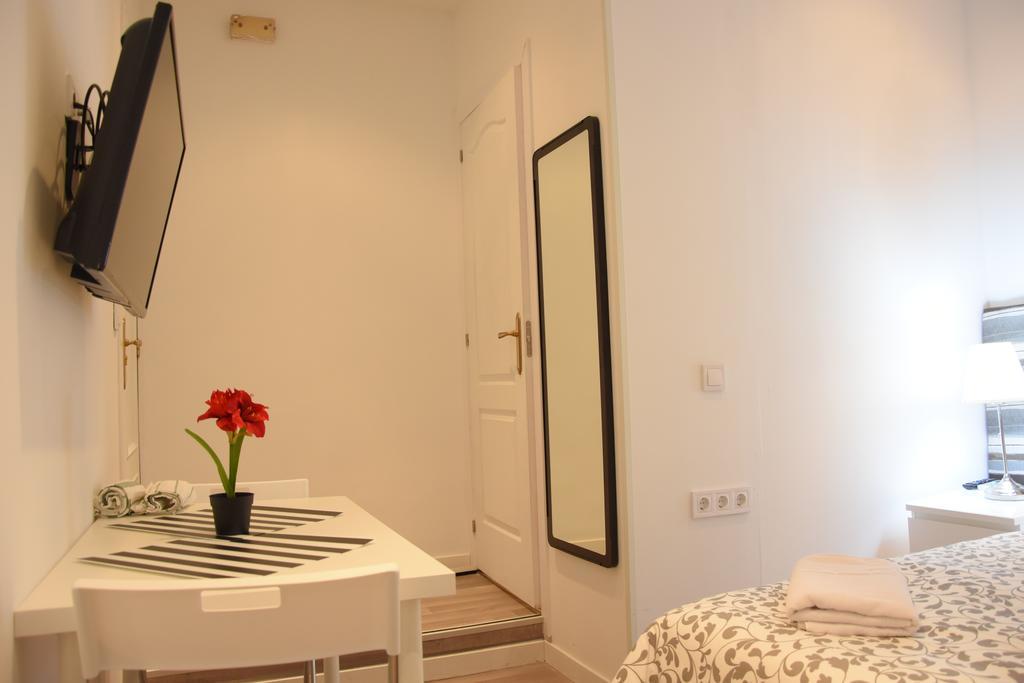 Sol/opera Apartment
