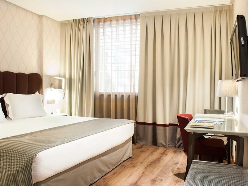 Hotel Eurostars Plaza Mayor 4*