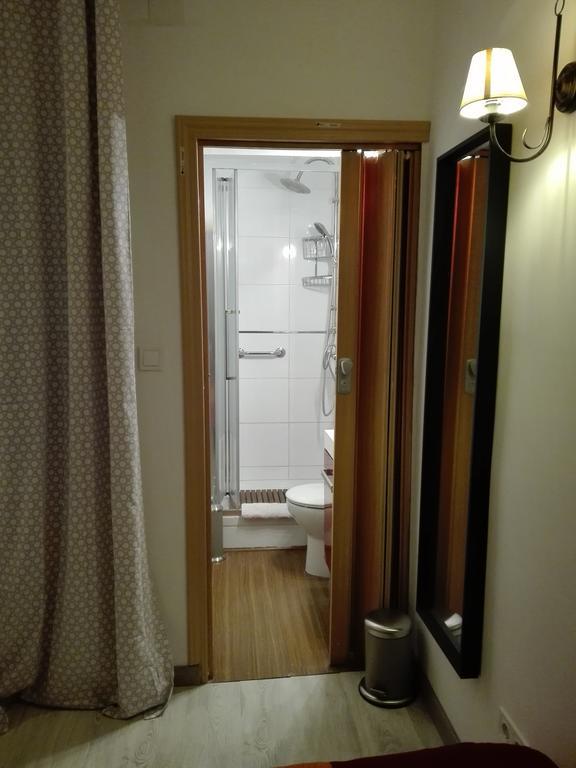 Casa De Huespedes Lourdes * Madrid