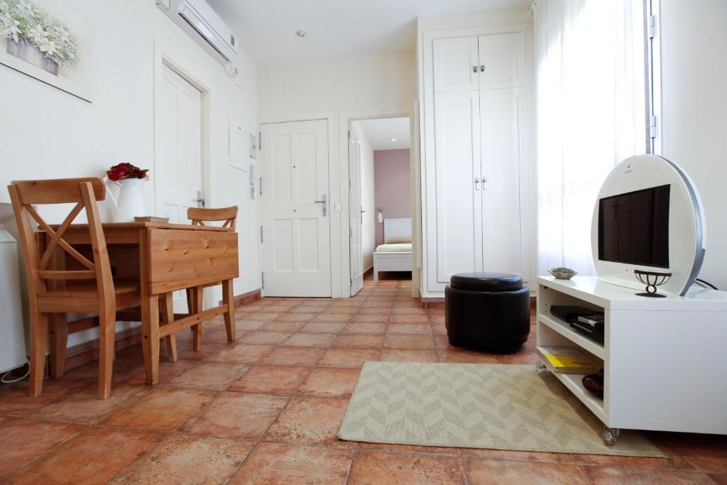 Tirso De Molina Apartment *