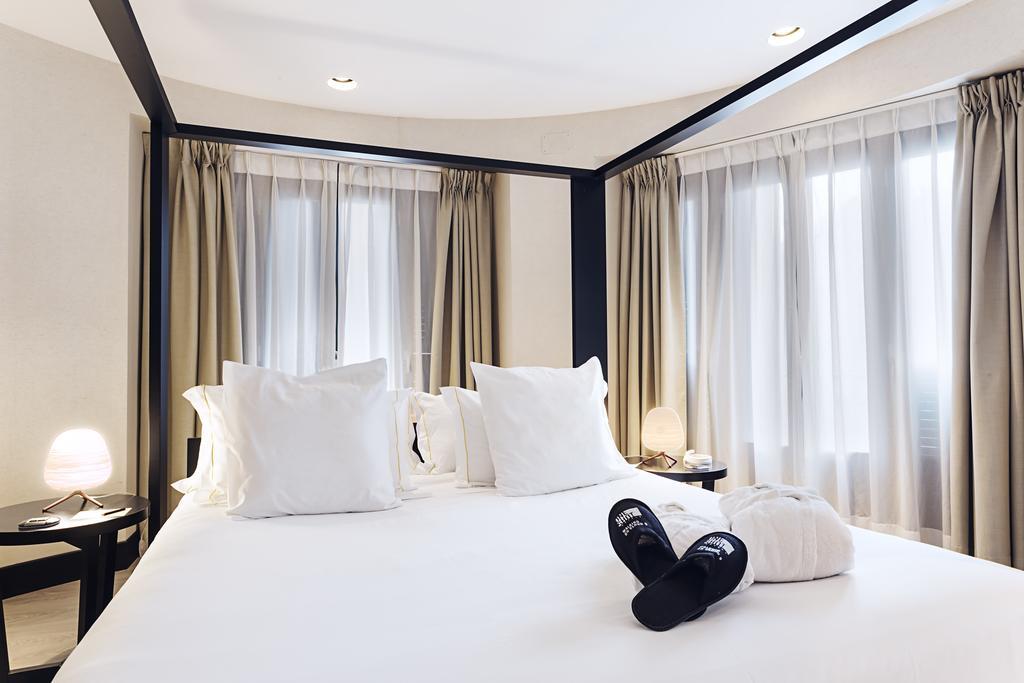 One Shot Luchana Hotel