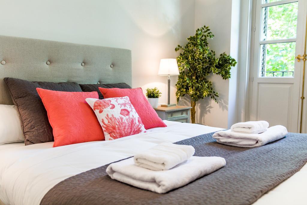 Apartment Pyr Select Plaza Santa Ana Madrid