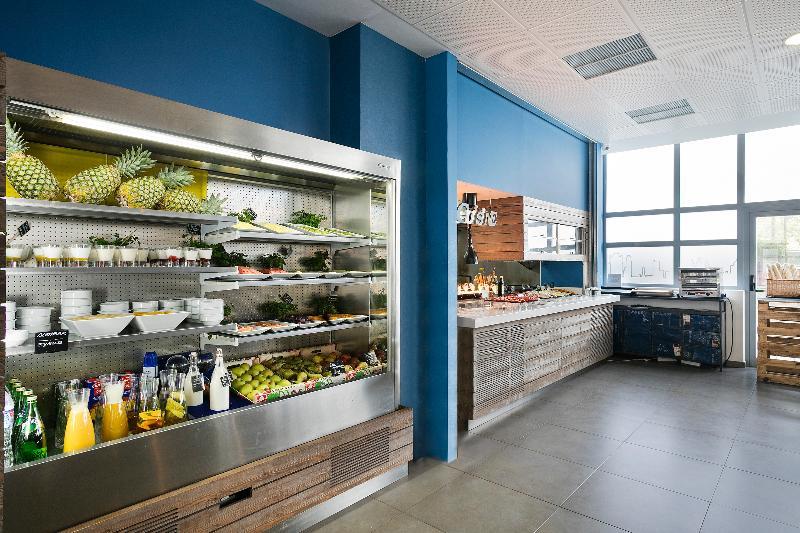 Airport Suites, Affiliated By Melia Lejlighedshotel 2*