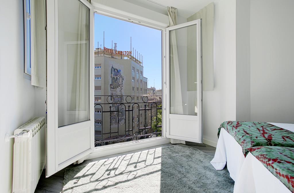 Genteel Reina Sofia Madri